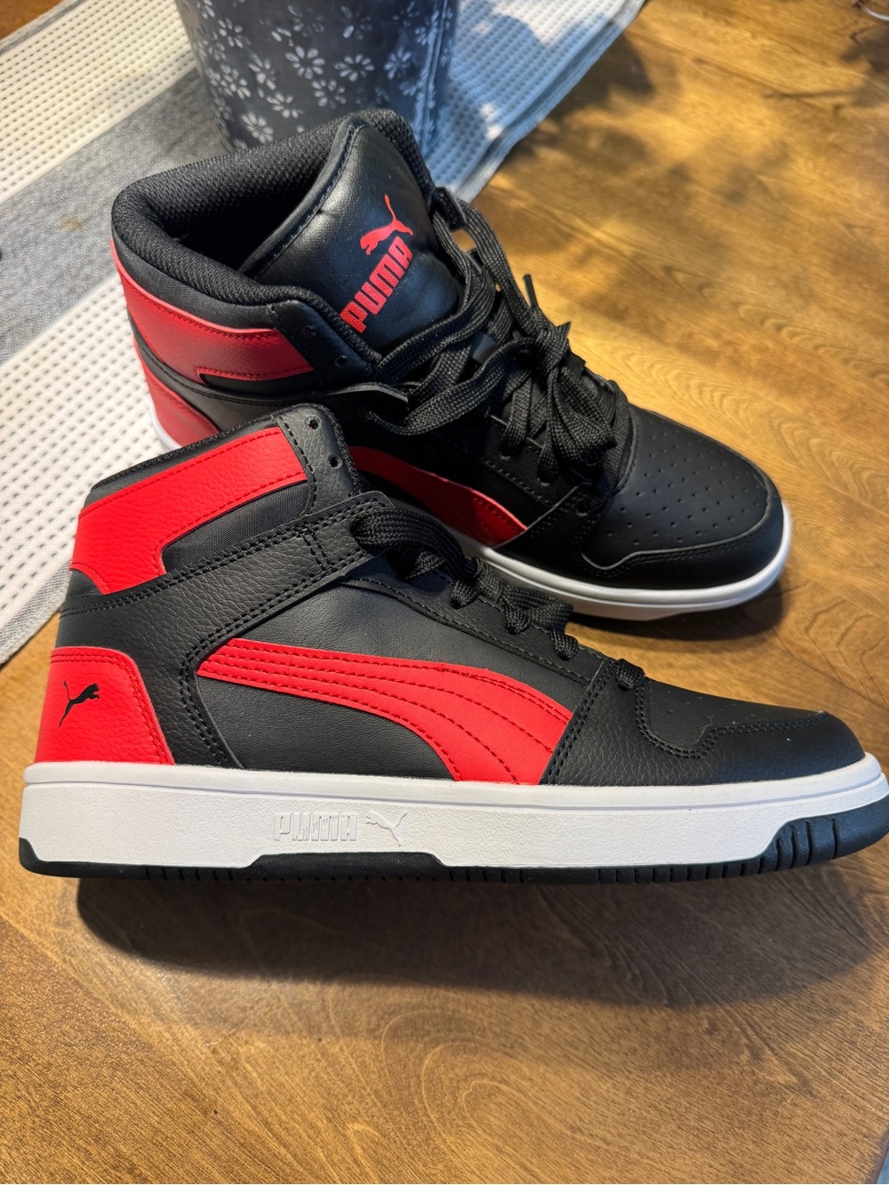 NEW Puma vista Men's High-Top Athletic Shoes Black and Red size 7.5